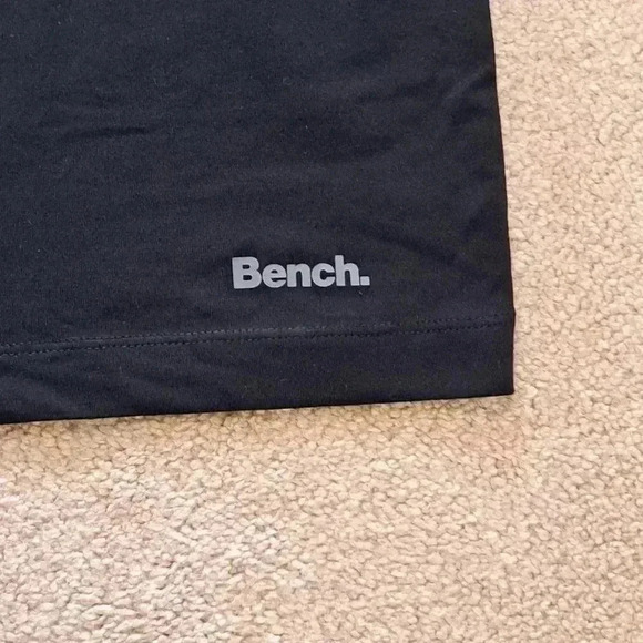 NWOT Bench Solid Cotton V-neck T-shirt Black Size Small  Men's - Picture 8 of 8
